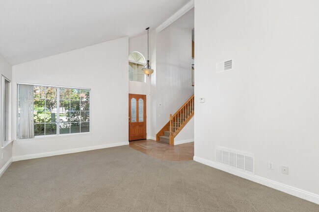 Building Photo - 30207 Silver Ridge Ct