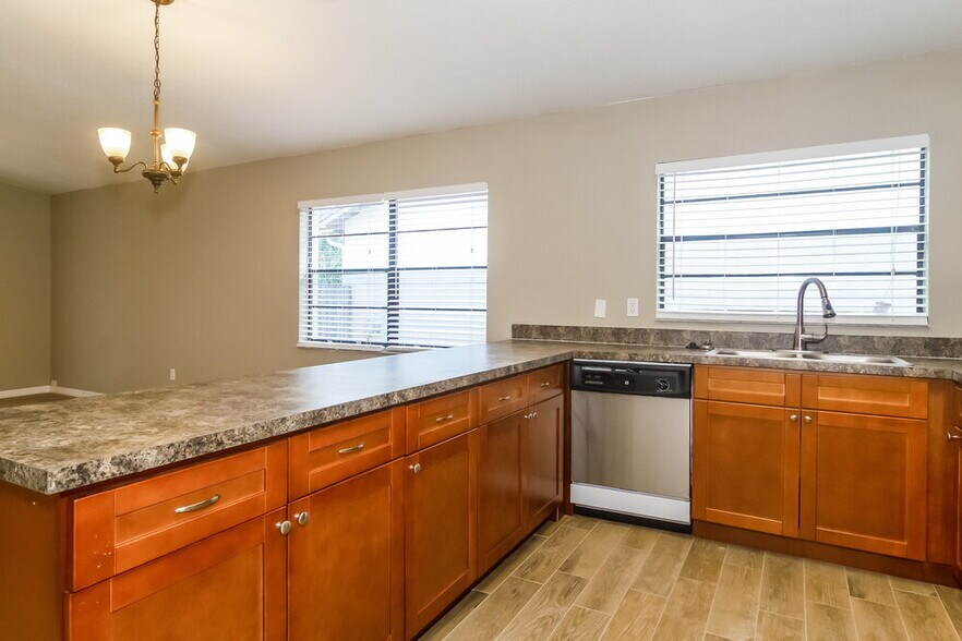 Building Photo - 1345 Bridlebrook Dr