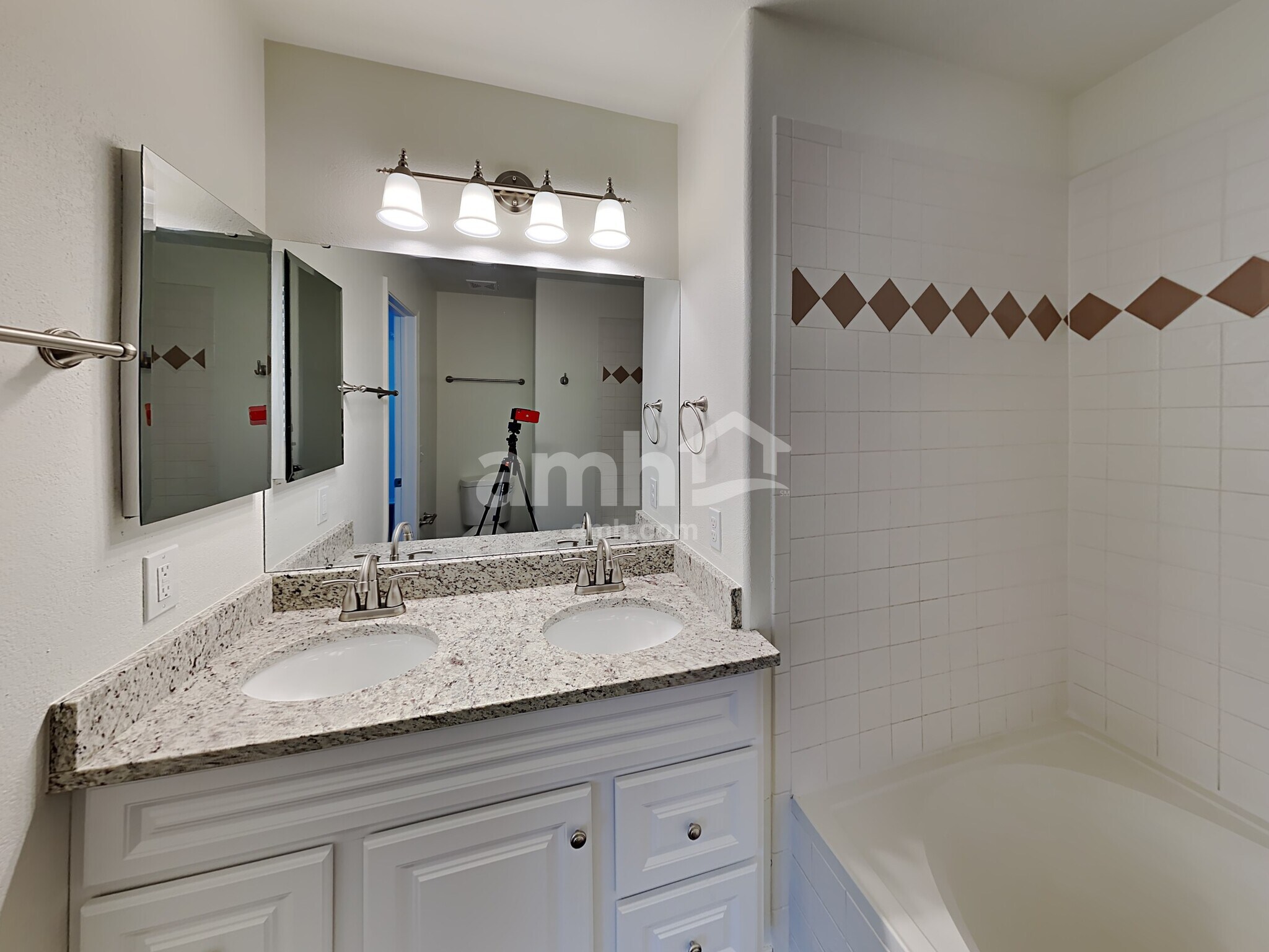 Building Photo - 5616 Marabou Way