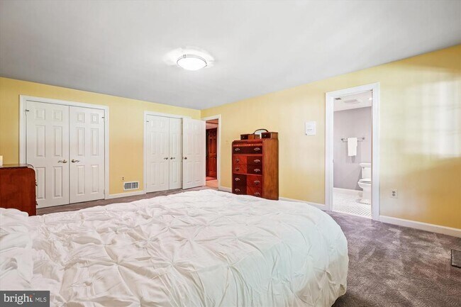 Building Photo - 9454 Newbridge Dr