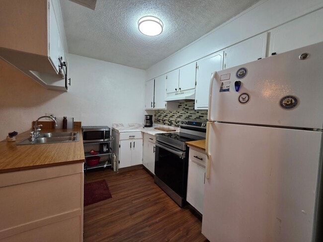 Building Photo - 2721 N M St