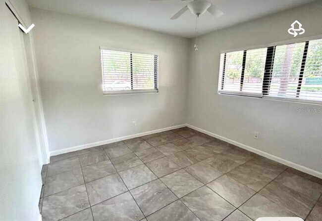 Building Photo - 487 Overstreet Ave