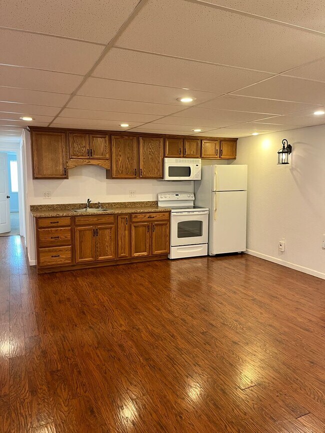 Building Photo - Bright 2 Bed / 2 Bath Basement Apartment with Garage Access – Driggs, ID