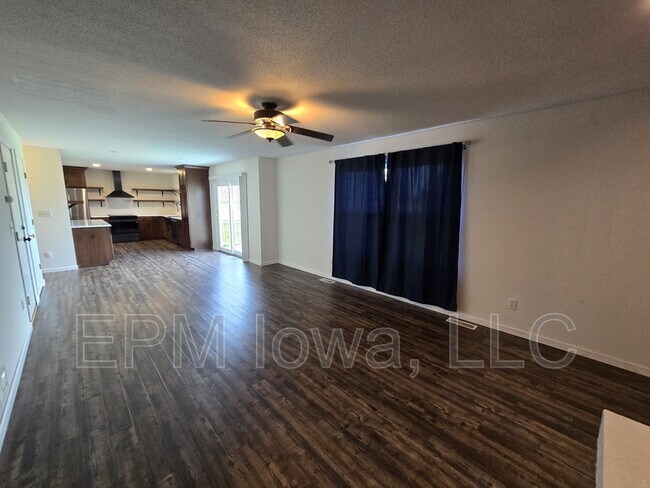 Building Photo - 1138 White Ivy Pl NE