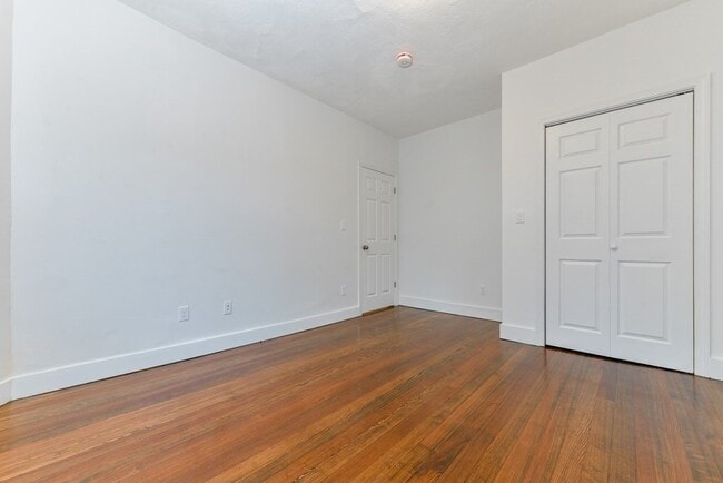 Building Photo - 45 Beech Glen St