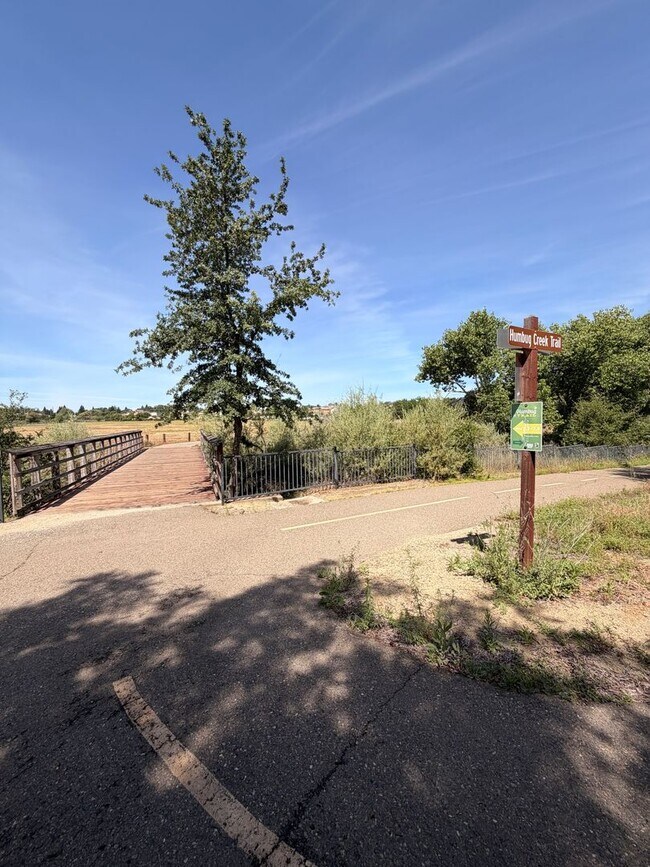 Building Photo - Coming Soon *** 3 Bedroom 2.5 Bathroom *** Rivage Folsom