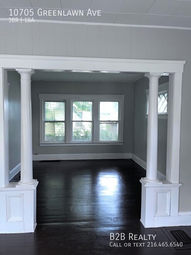 Building Photo - 10705 Greenlawn Ave