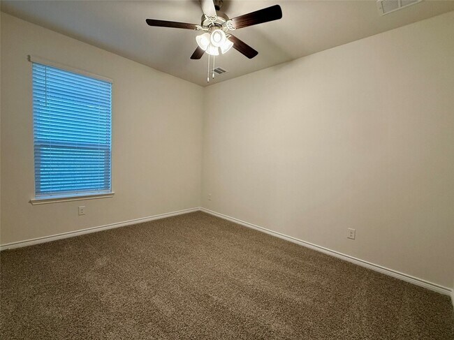 Building Photo - 2025 Eugene St