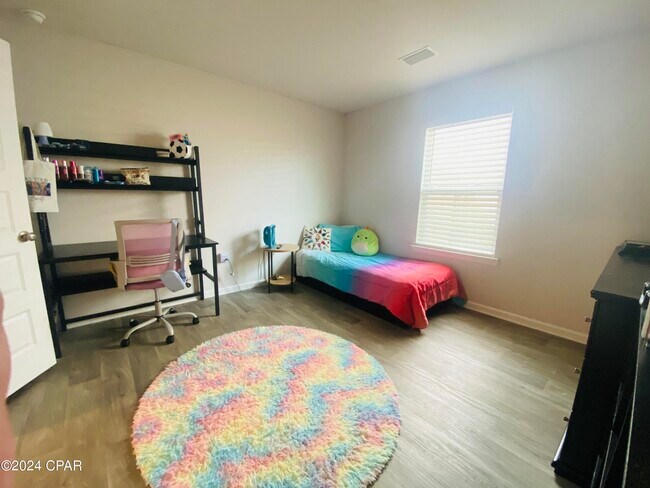 Building Photo - 127 Tiller Dr