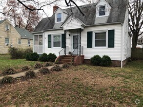 Building Photo - Bungalow on Fulton Hill