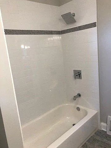 Building Photo - 725 Warner Ave