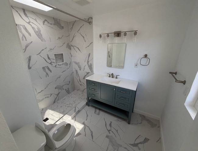 Building Photo - 3608 Wilshire Terrace