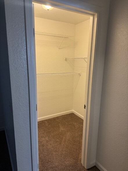 Building Photo - 580 N Main St