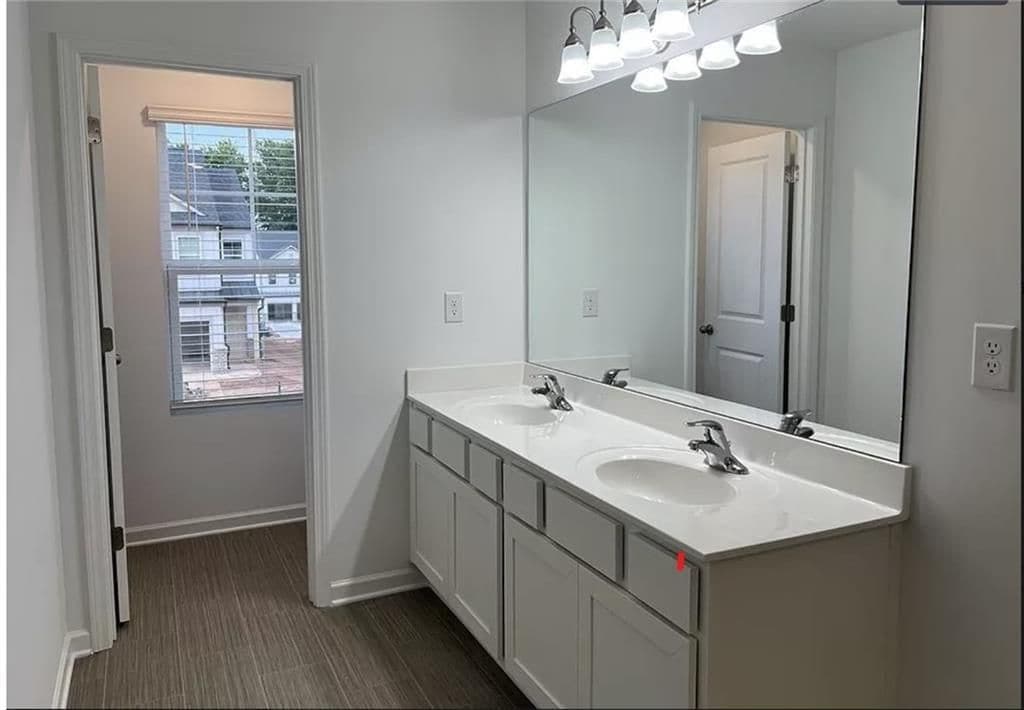 Building Photo - 6050 Sanford Pl