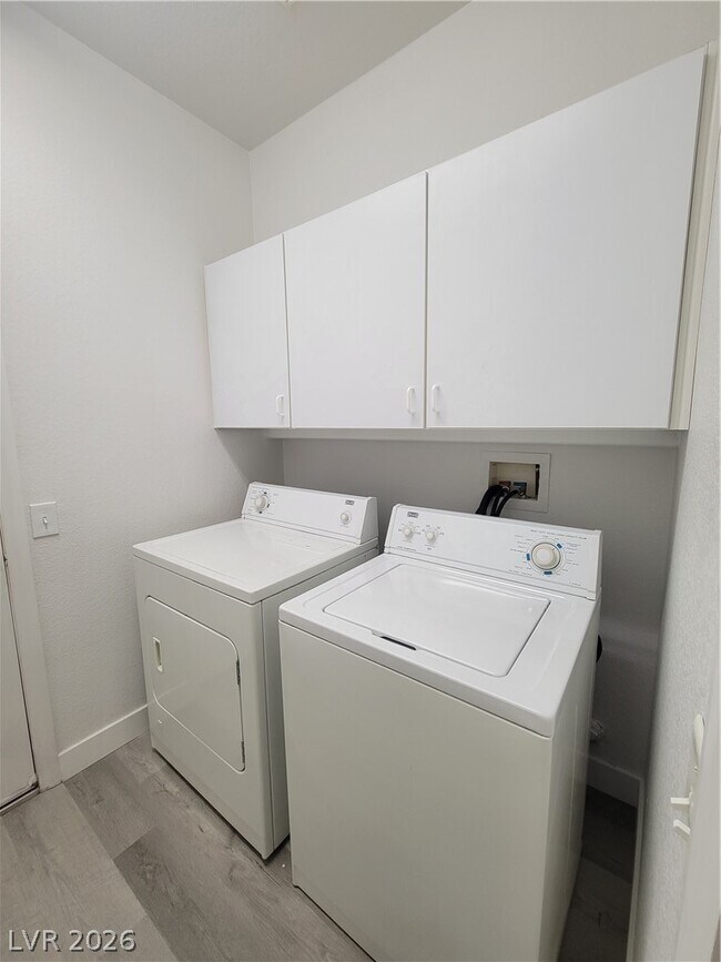 Building Photo - 3274 Bronze Leaf St