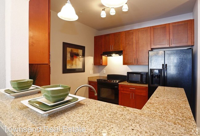 Building Photo - 730 Villagio Pl
