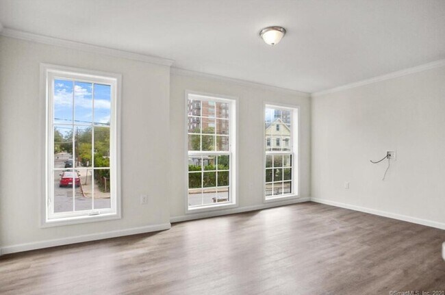 Building Photo - West Washington Townhomes