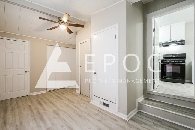 Building Photo - 817 N Gary Ave