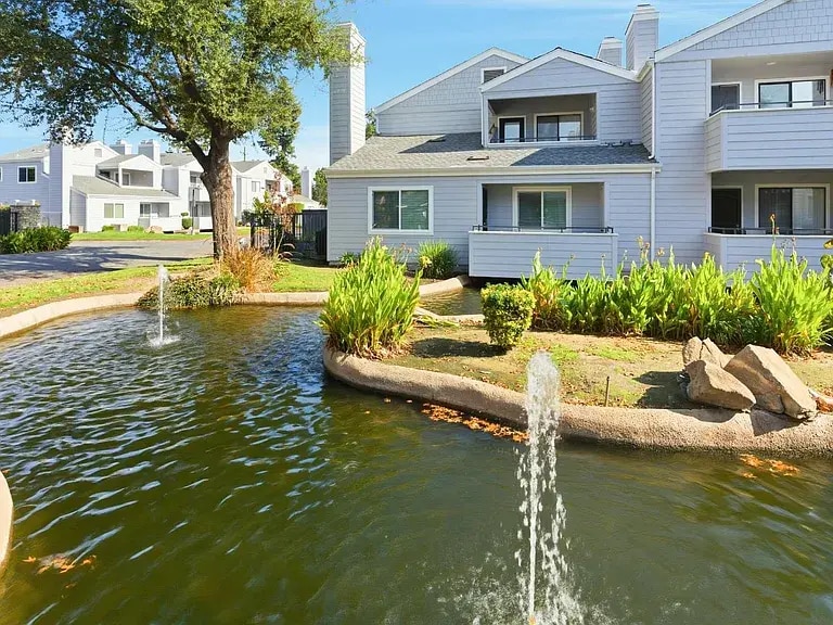 Building Photo - 7675 N 1st St