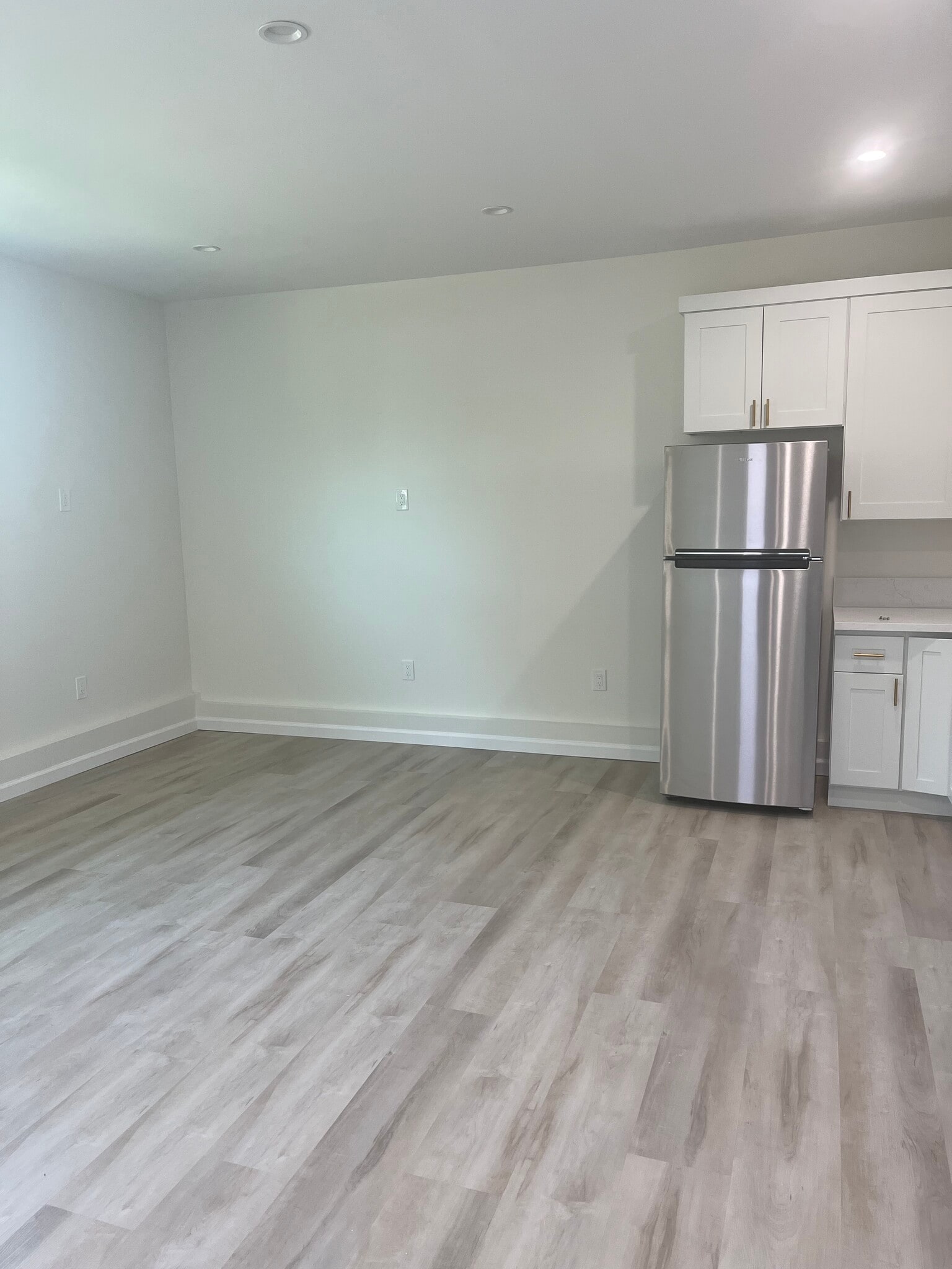 Building Photo - 15853 Stare St