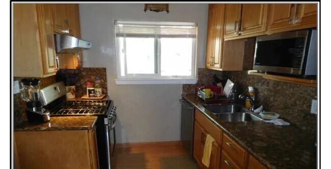 Building Photo - 251 Callan St