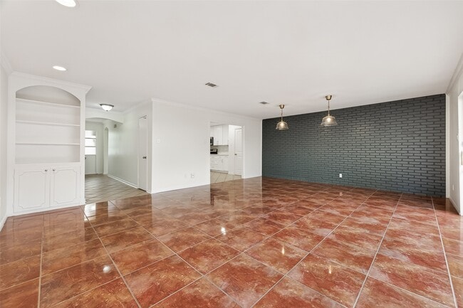 Building Photo - 13244 Trail Hollow Dr