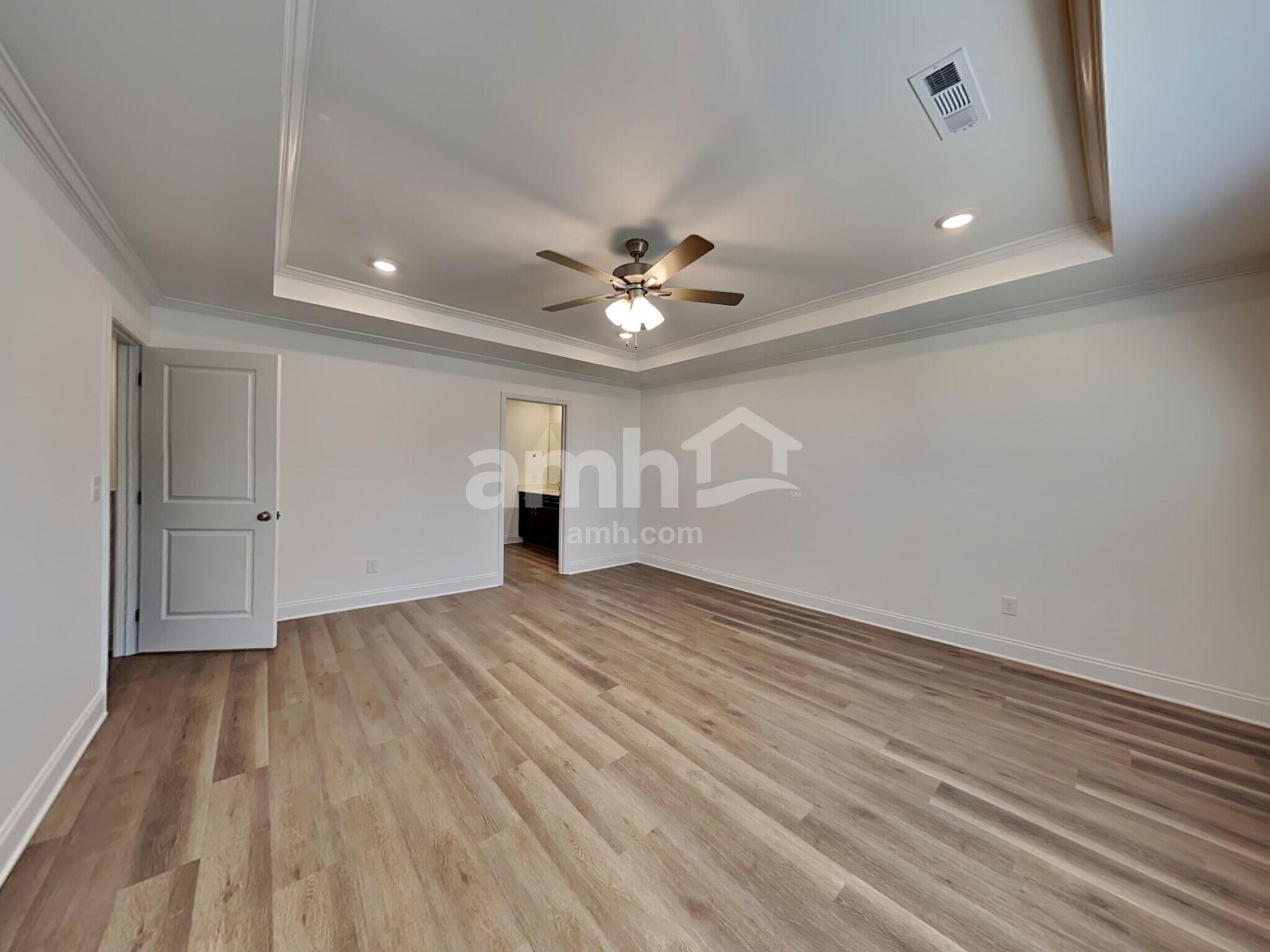 Building Photo - 300 Sawyer Jackson Dr