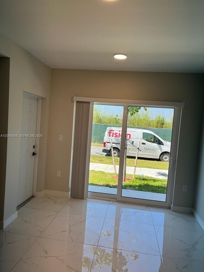 Building Photo - 25707 SW 144th Ave