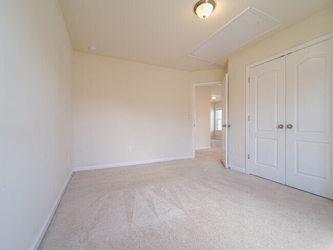 Building Photo - 1089 Wallace Lake Rd