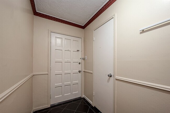 Building Photo - 9318 Benning Dr