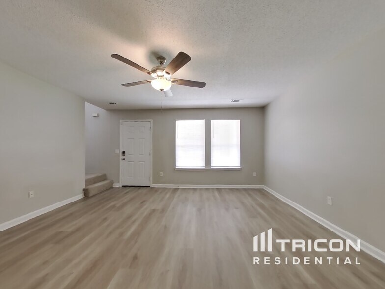 Building Photo - 7594 Stonebush Way
