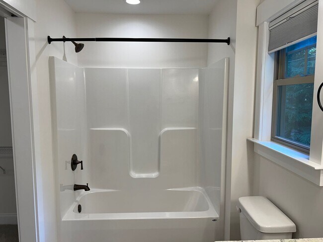 Building Photo - East AVL - 2022 Craftsman Custom Build