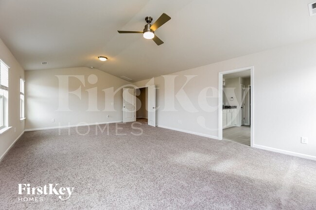 Building Photo - 569 Hillpark Ln