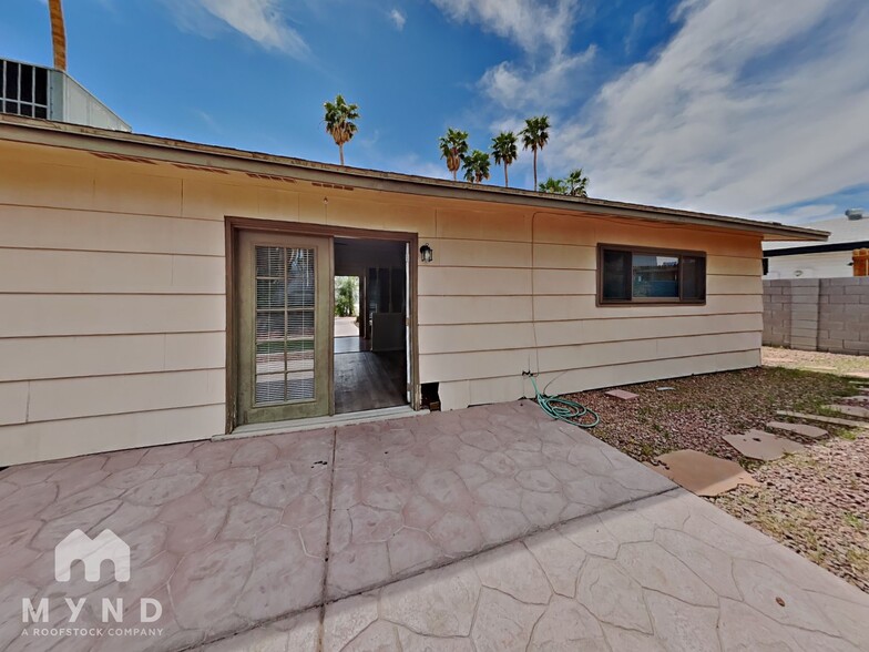 Building Photo - 4004 Chinchilla Ave