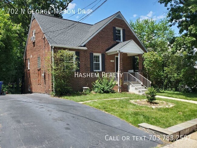 Building Photo - 702 N George Mason Dr
