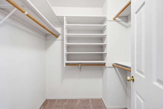 Building Photo - North Austin Three Bedroom Home