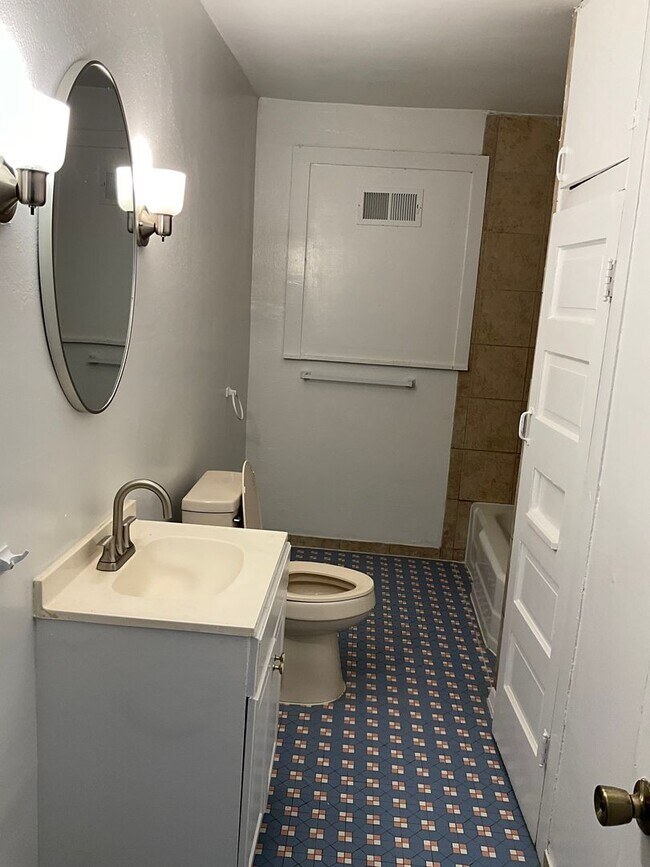 Building Photo - 2939 Milam St