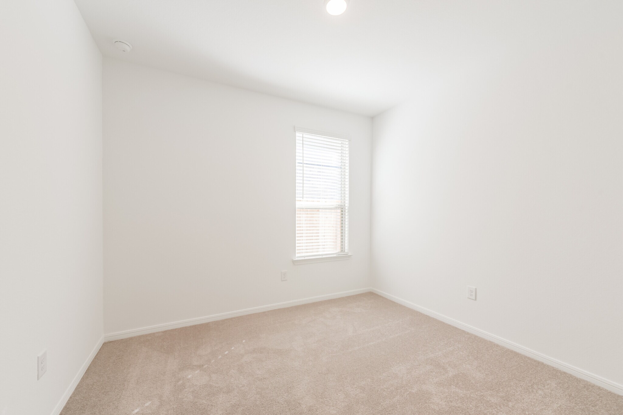 Building Photo - 14483 Cedar Ledge Ln