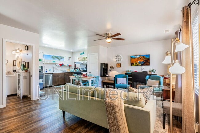 Building Photo - 5750 E Jeremy Ln