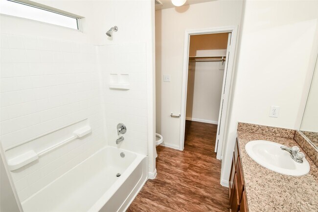 Building Photo - 6030 Santa Cecilia Ln