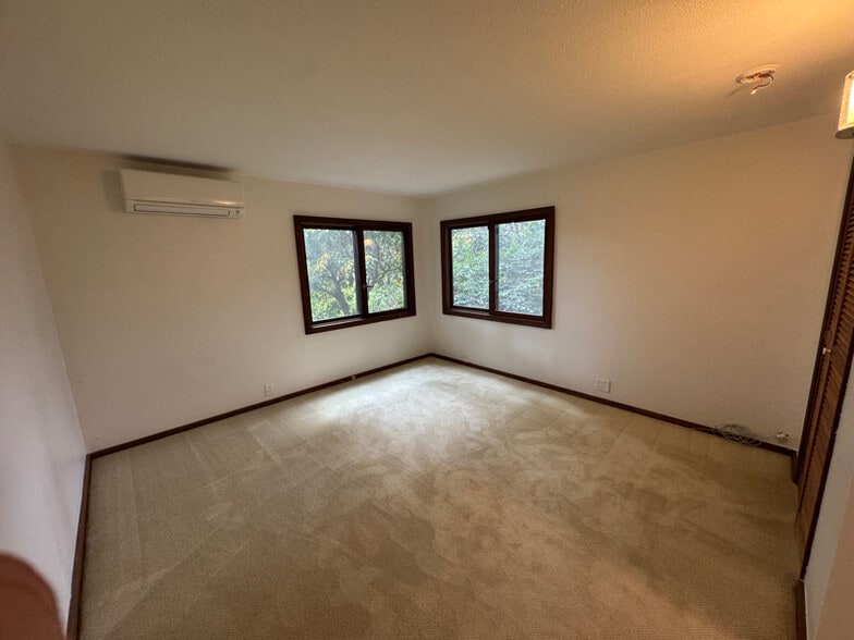 Building Photo - 5730 Merriewood Dr