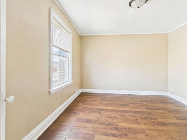 Building Photo - 4338 W Kamerling Ave