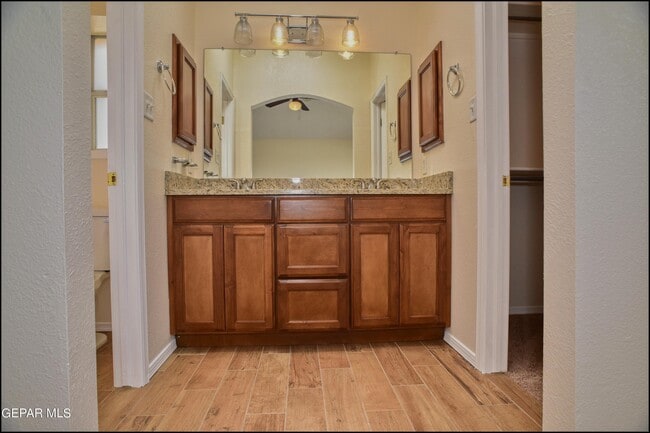 Building Photo - 4613 Robert Holt Dr