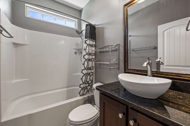 Building Photo - Spacious 5-Bedroom Home for Rent in Rincon!