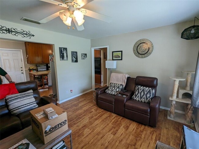 Building Photo - 1514 Glencrest Dr