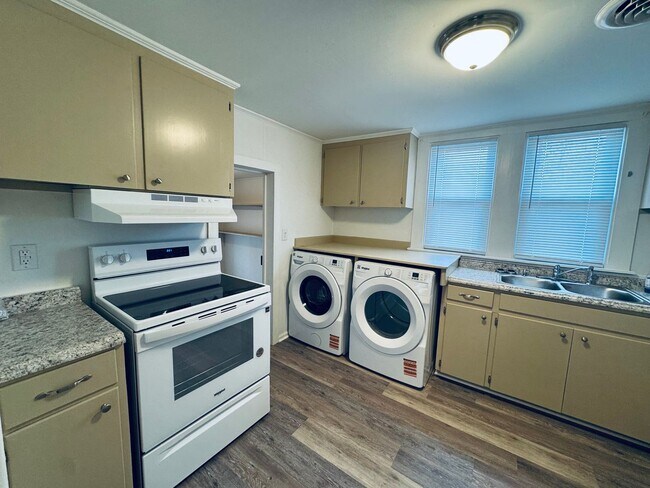 Building Photo - Nice Country Home