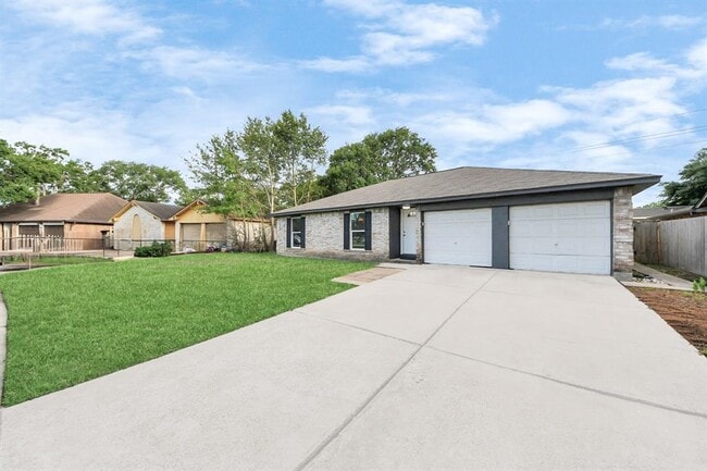 Building Photo - 13506 Cologne Dr
