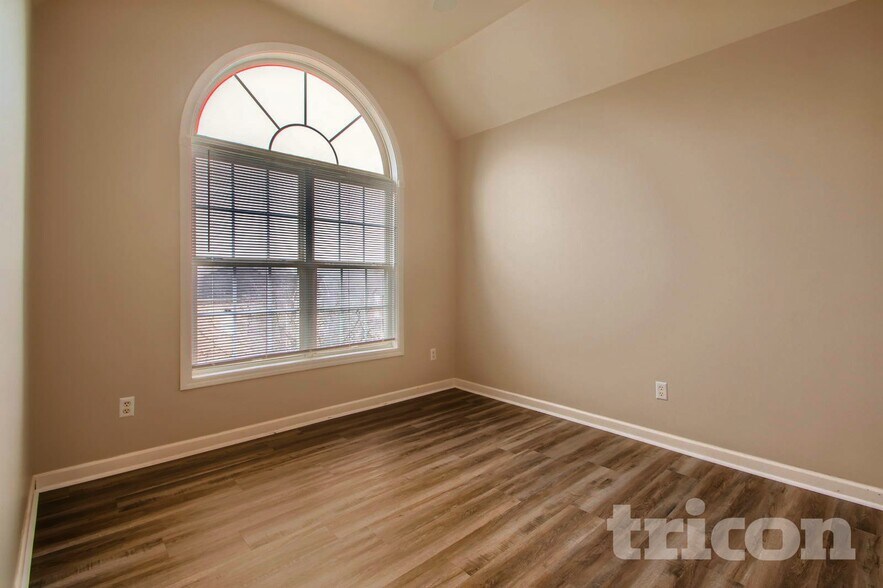 Building Photo - 1241 Andrew Donelson Dr