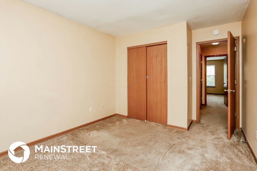 Building Photo - 447 Slusser Ln