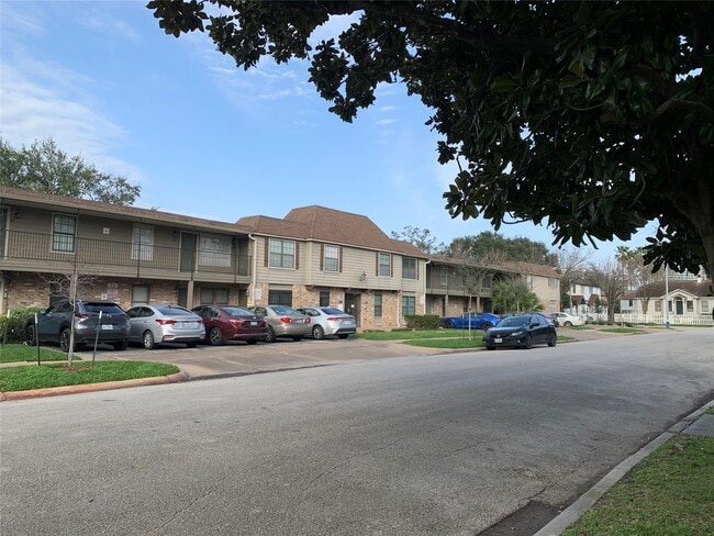 Building Photo - 606 Marshall St